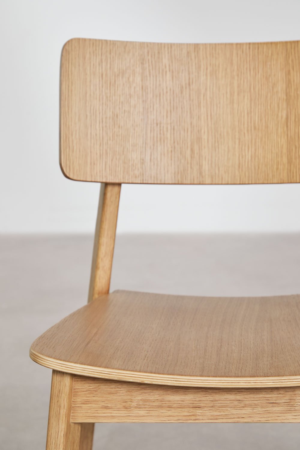Pack of 4 Gilda wooden dining chairs, gallery image 6