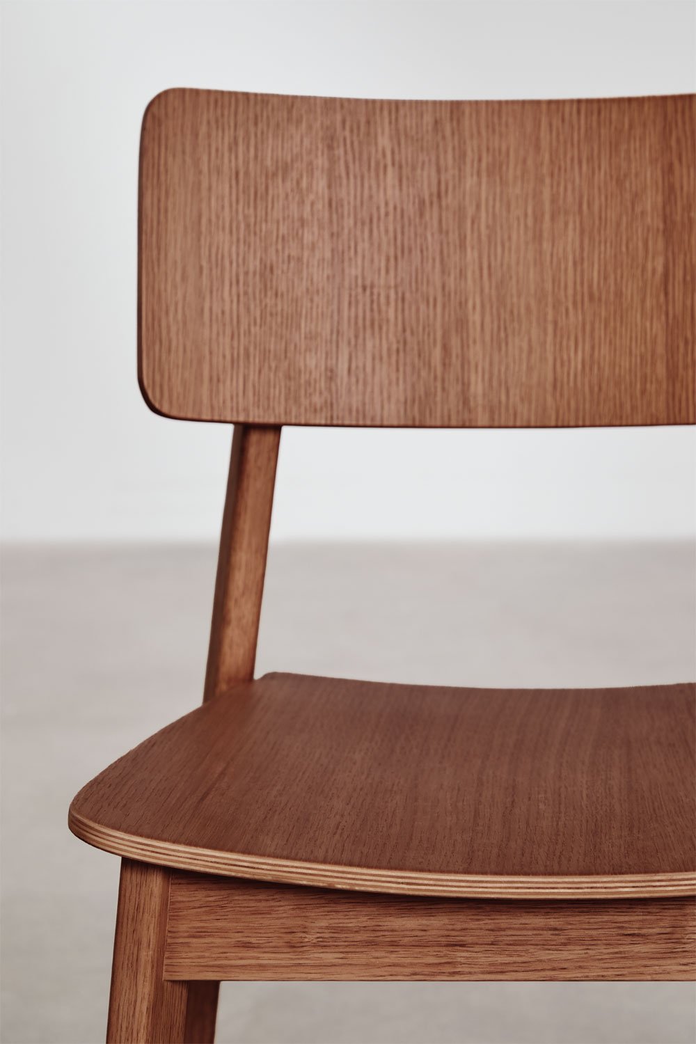 Pack of 4 Gilda wooden dining chairs, gallery image 6
