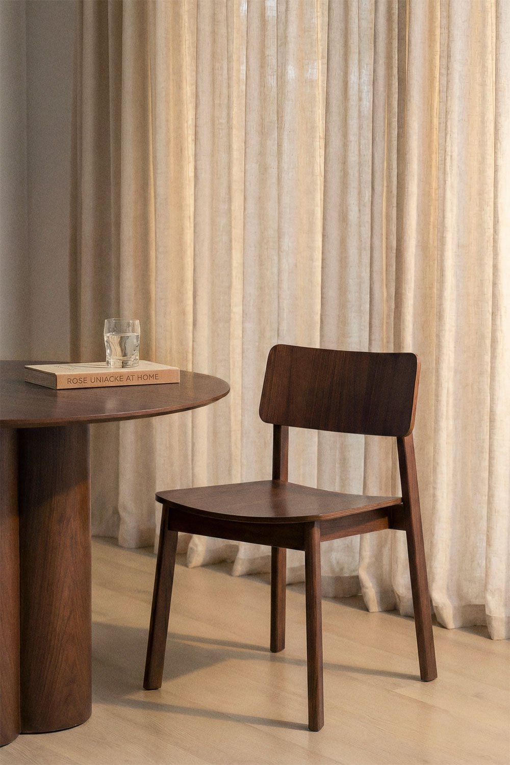 Pack of 4 Gilda wooden dining chairs, gallery image 1