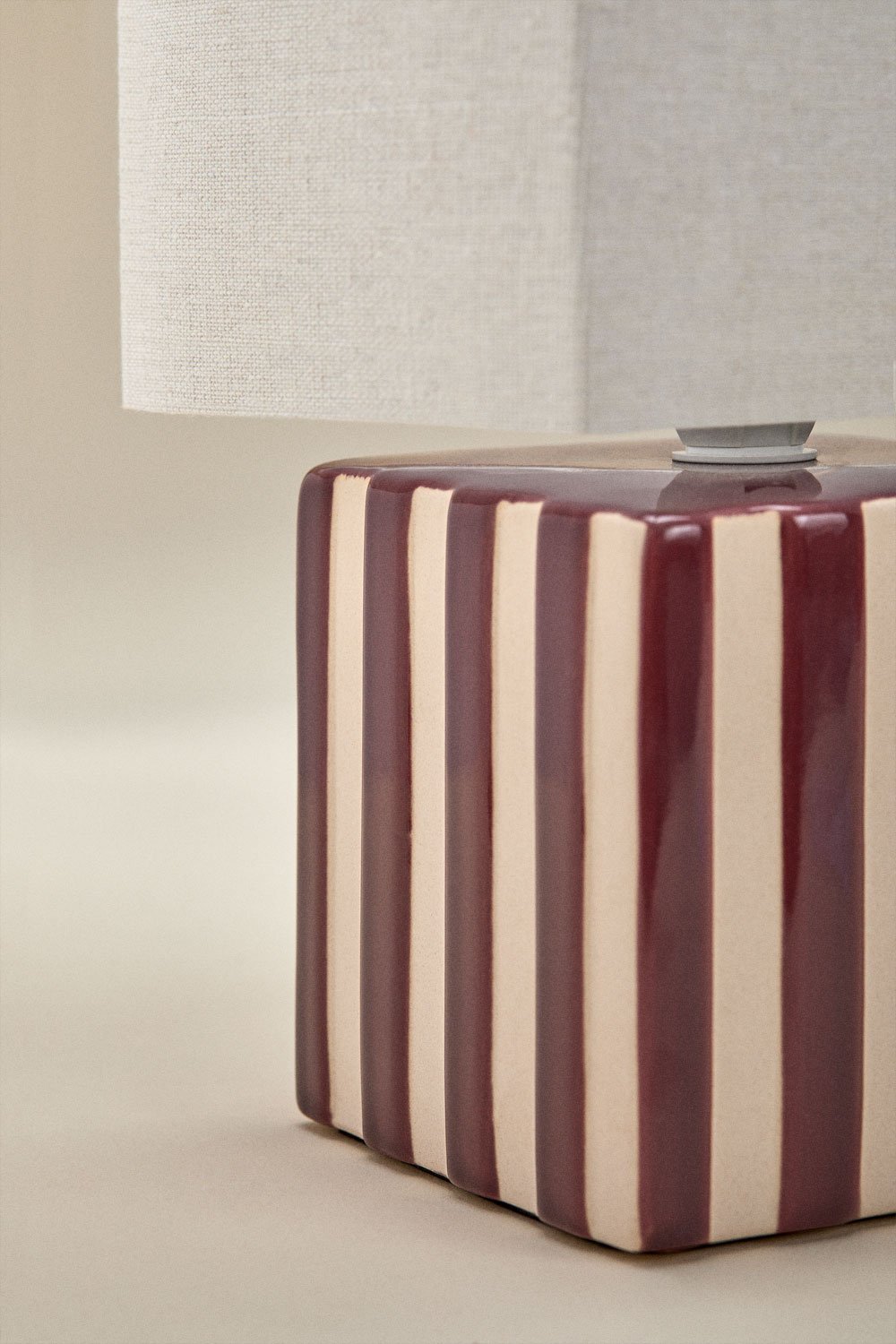 Lylio ceramic table lamp, gallery image 6