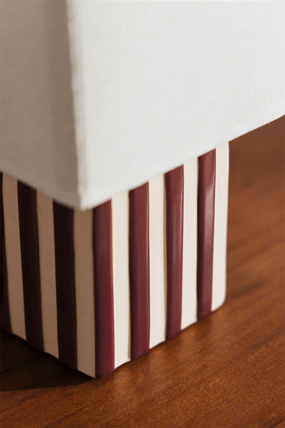 Lylio ceramic table lamp, gallery image 2