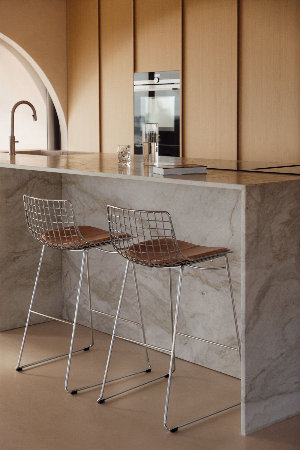 Pack of 2 high stools with steel backrest Renee, gallery image 1