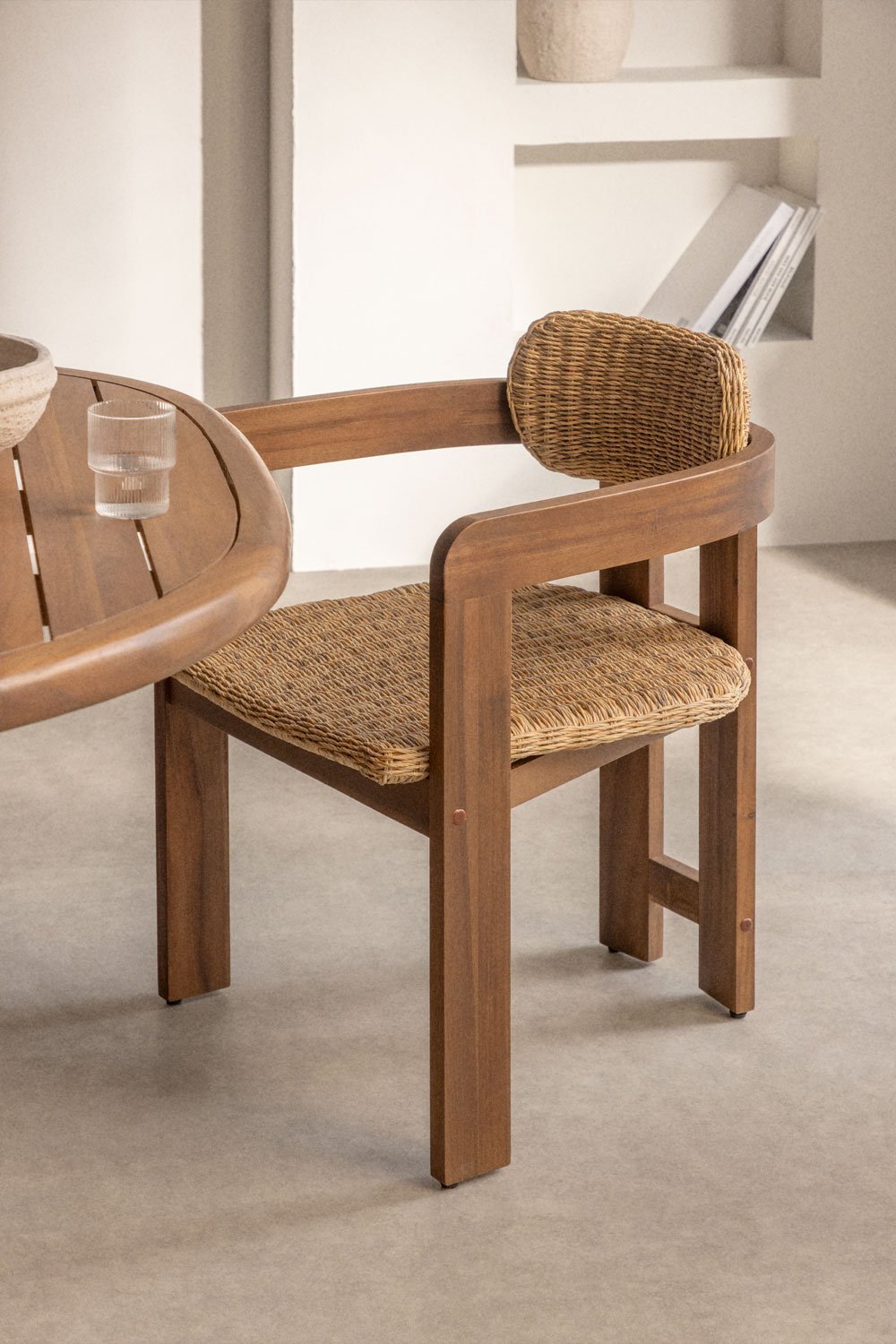 Dining chair with armrests in acacia wood and synthetic rattan Ginara, gallery image 8