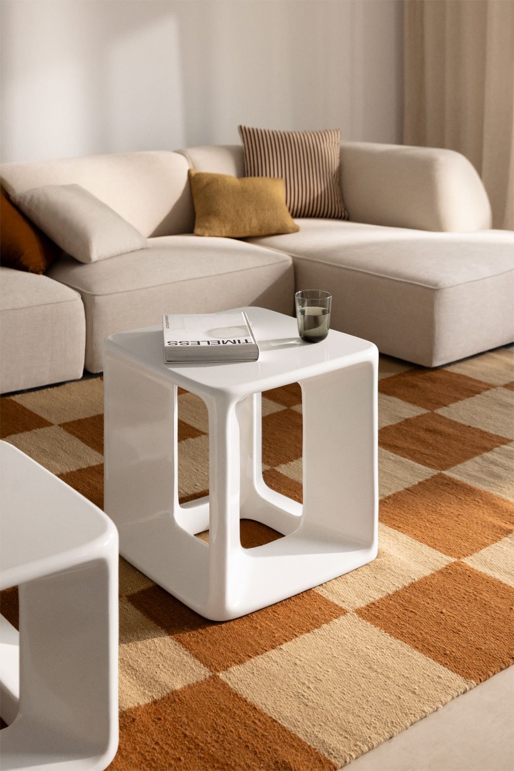 Lilou square side table 40x40 cm in cement and fiberglass, gallery image 1