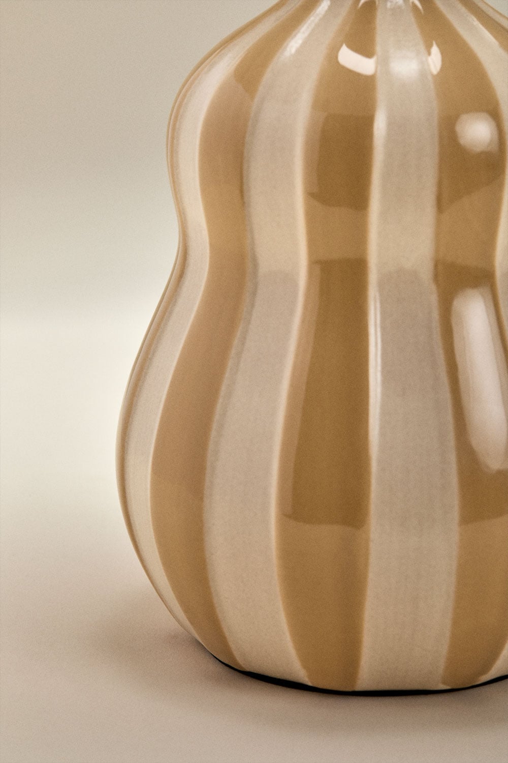Jolira ceramic and linen table lamp ↑40 cm, gallery image 6