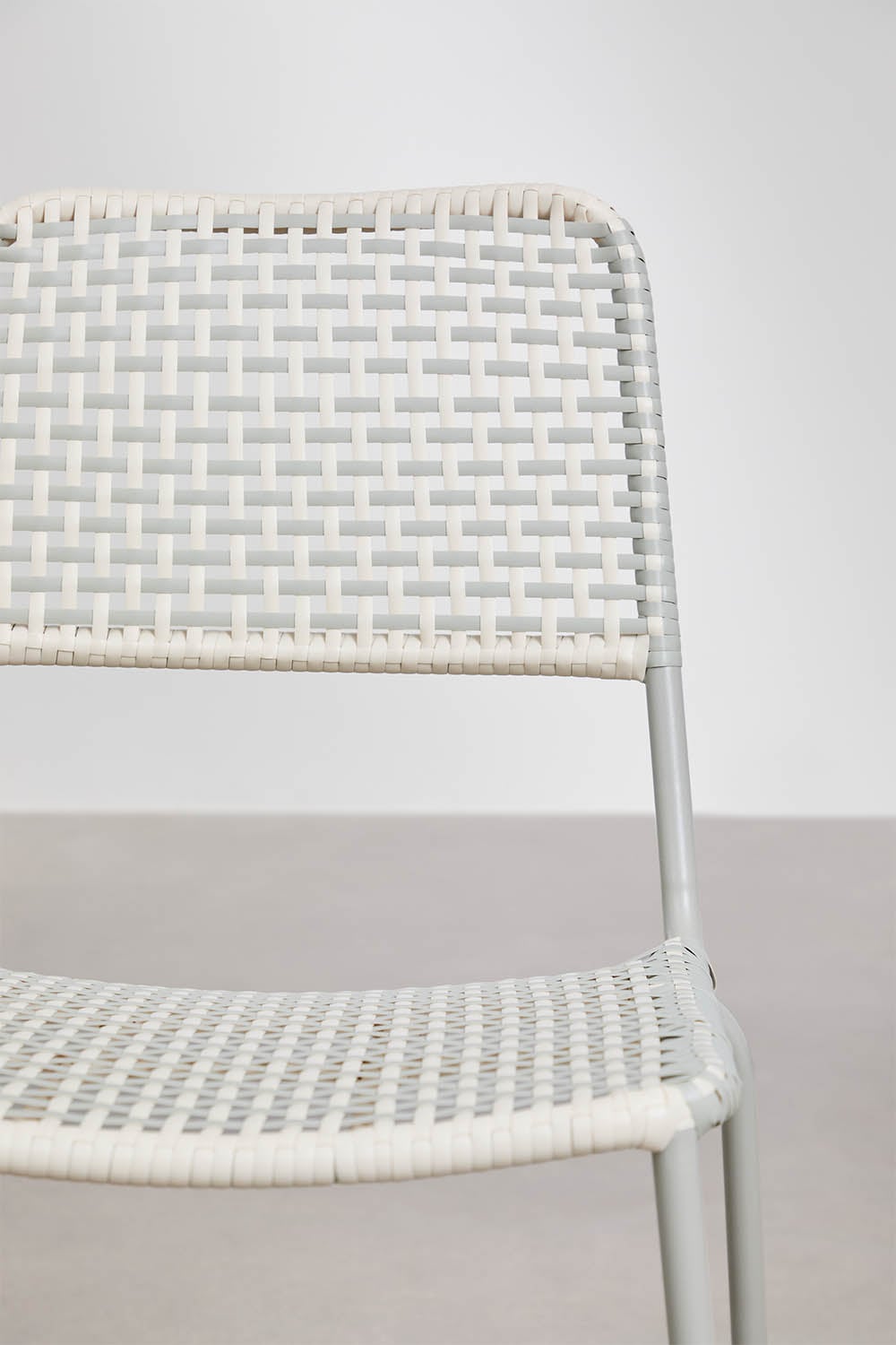 Stackable garden chair in steel and synthetic wicker Veyra, gallery image 4