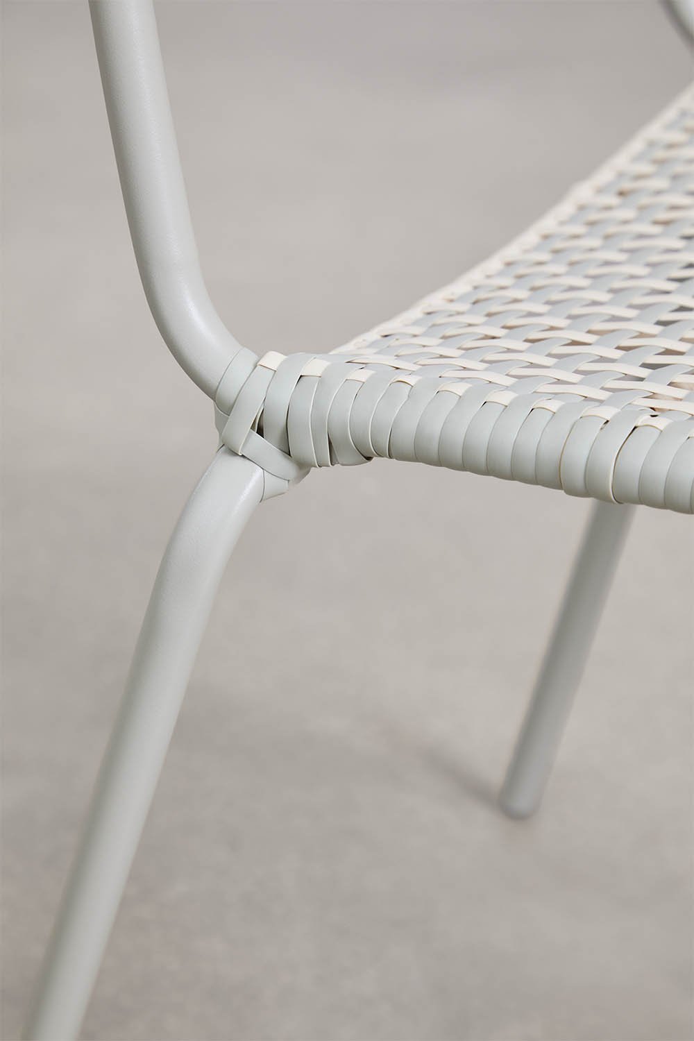 Pack of 2 stackable garden chairs in steel and synthetic rattan Veyra, gallery image 6