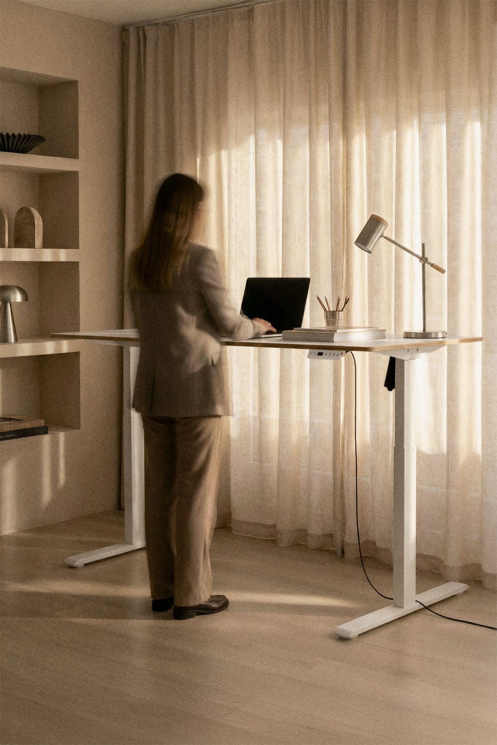 Electric rectangular height-adjustable desk with memory function in wood and iron Serpi, gallery image 2