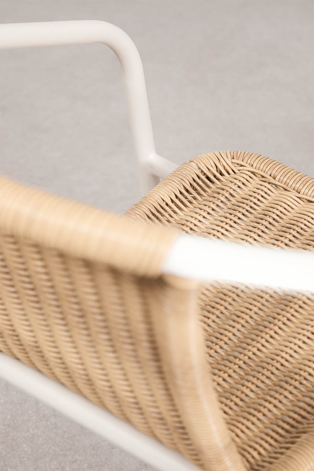 Pack of 4 stackable garden chairs with armrests in steel and synthetic rattan Kalymana, gallery image 7