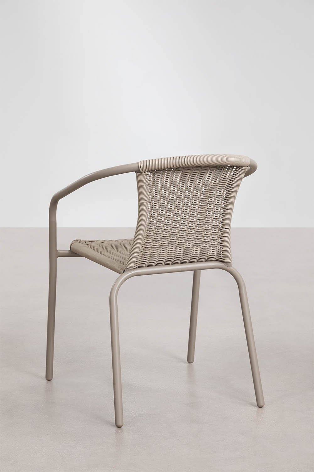 Pack of 4 stackable dining chairs with steel armrests and synthetic rattan Kalymana, gallery image 3