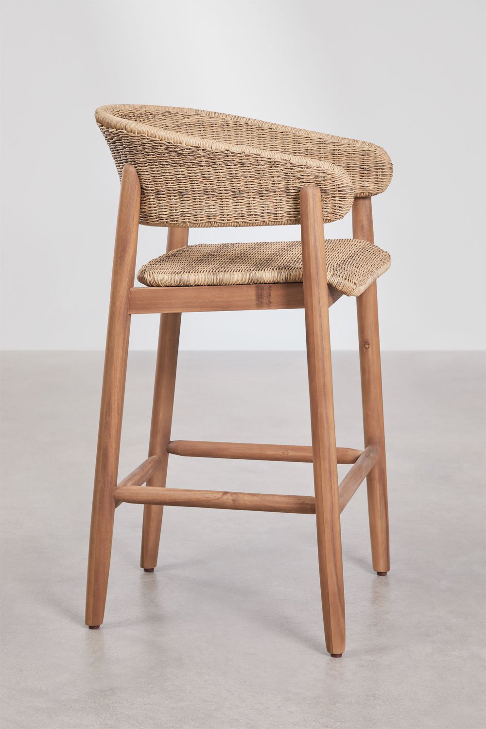 Pack of 4 high garden stools in acacia wood and synthetic rattan Ribeira, gallery image 3