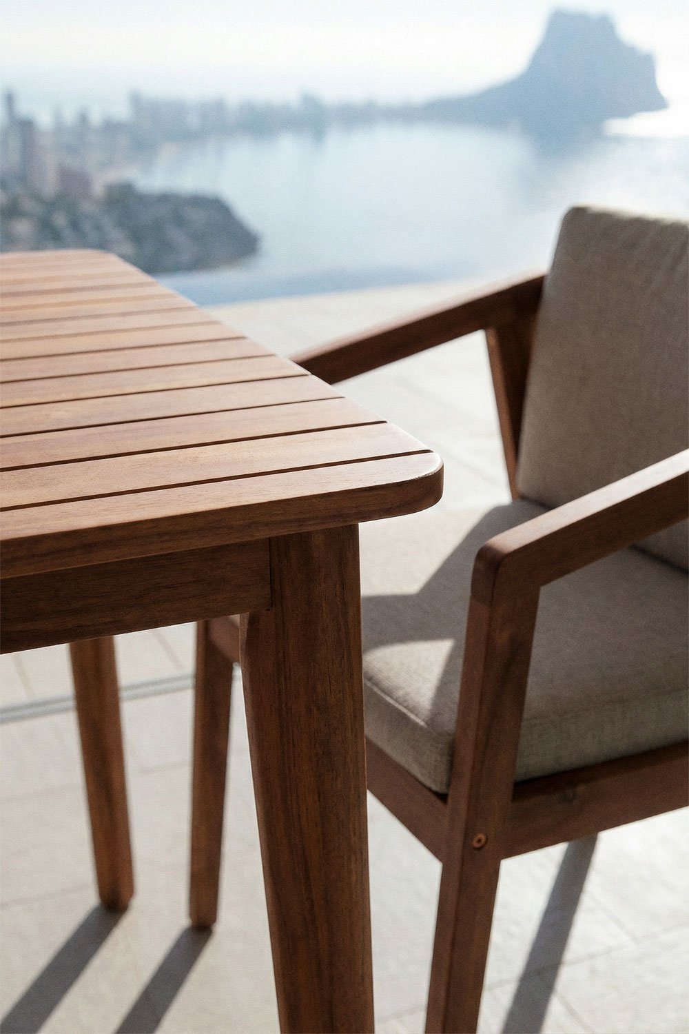 Rectangular garden table in acacia wood Kaela, gallery image 2