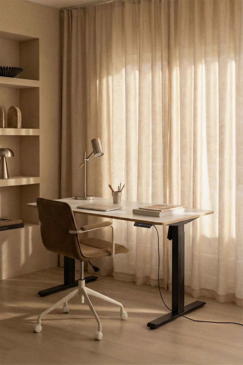 Electric rectangular height-adjustable desk with memory function in wood and iron Serpi, gallery image 1