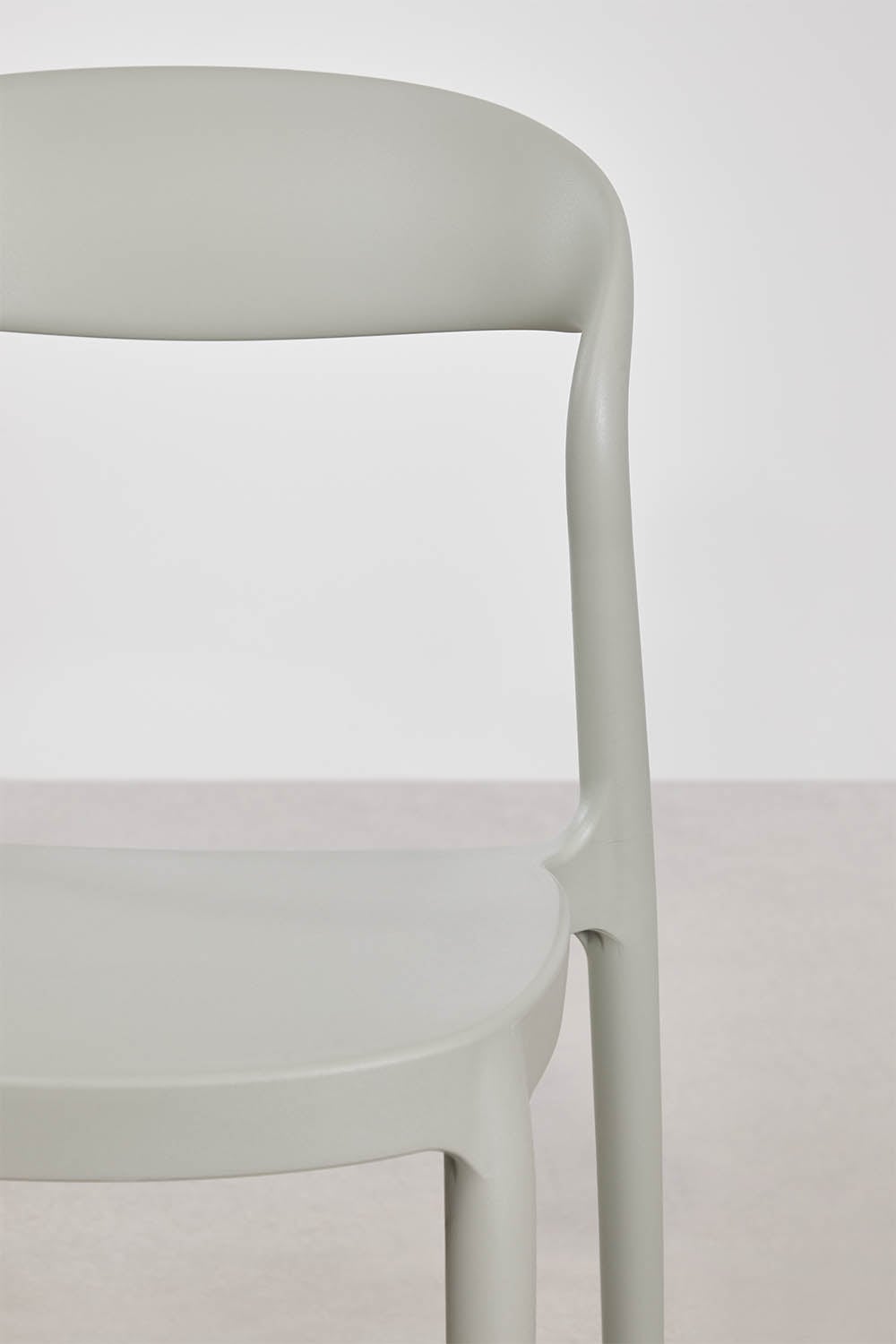 Pack of 4 stackable Brenza polypropylene garden chairs, gallery image 6