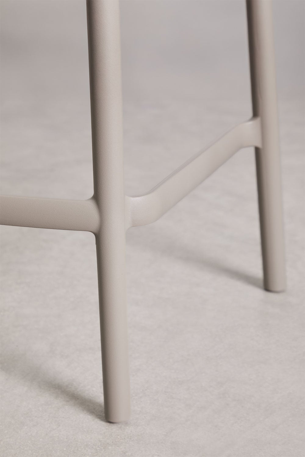 Pack of 2 stackable high garden stools in polypropylene Brenza, gallery image 7