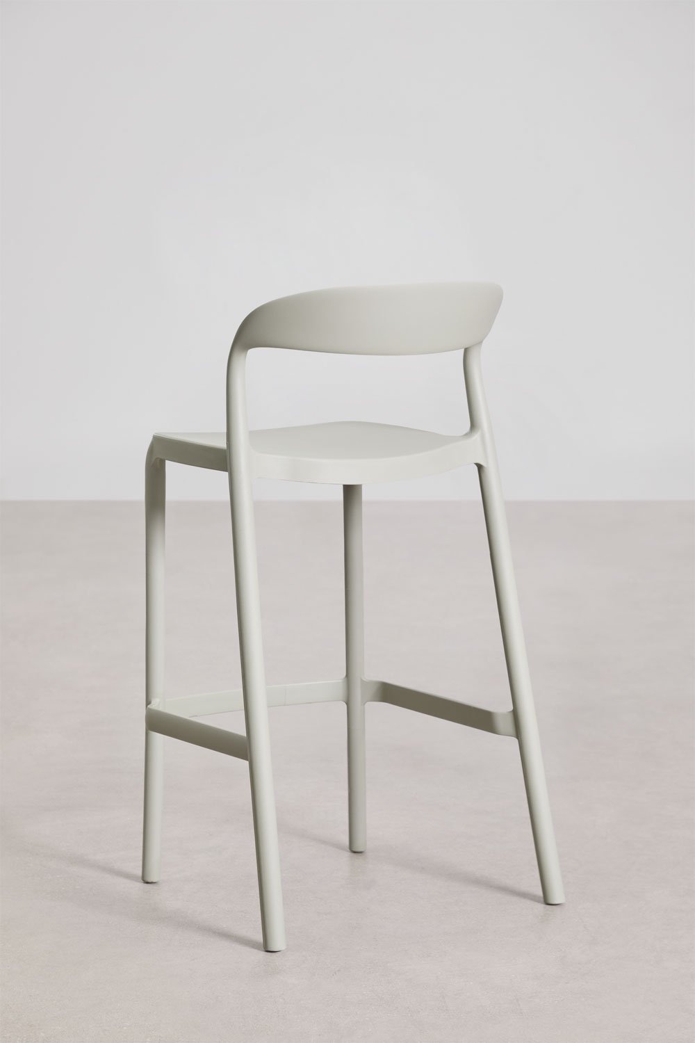 Pack of 4 stackable high garden stools in polypropylene Brenza, gallery image 3