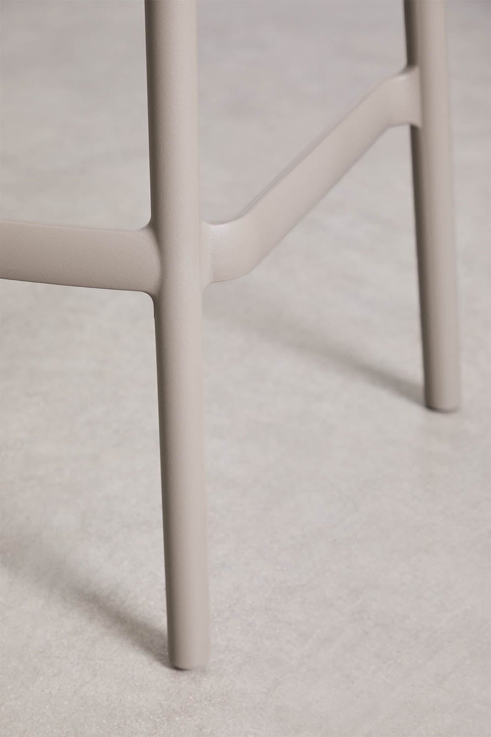 Pack of 4 stackable high garden stools in polypropylene Brenza, gallery image 5