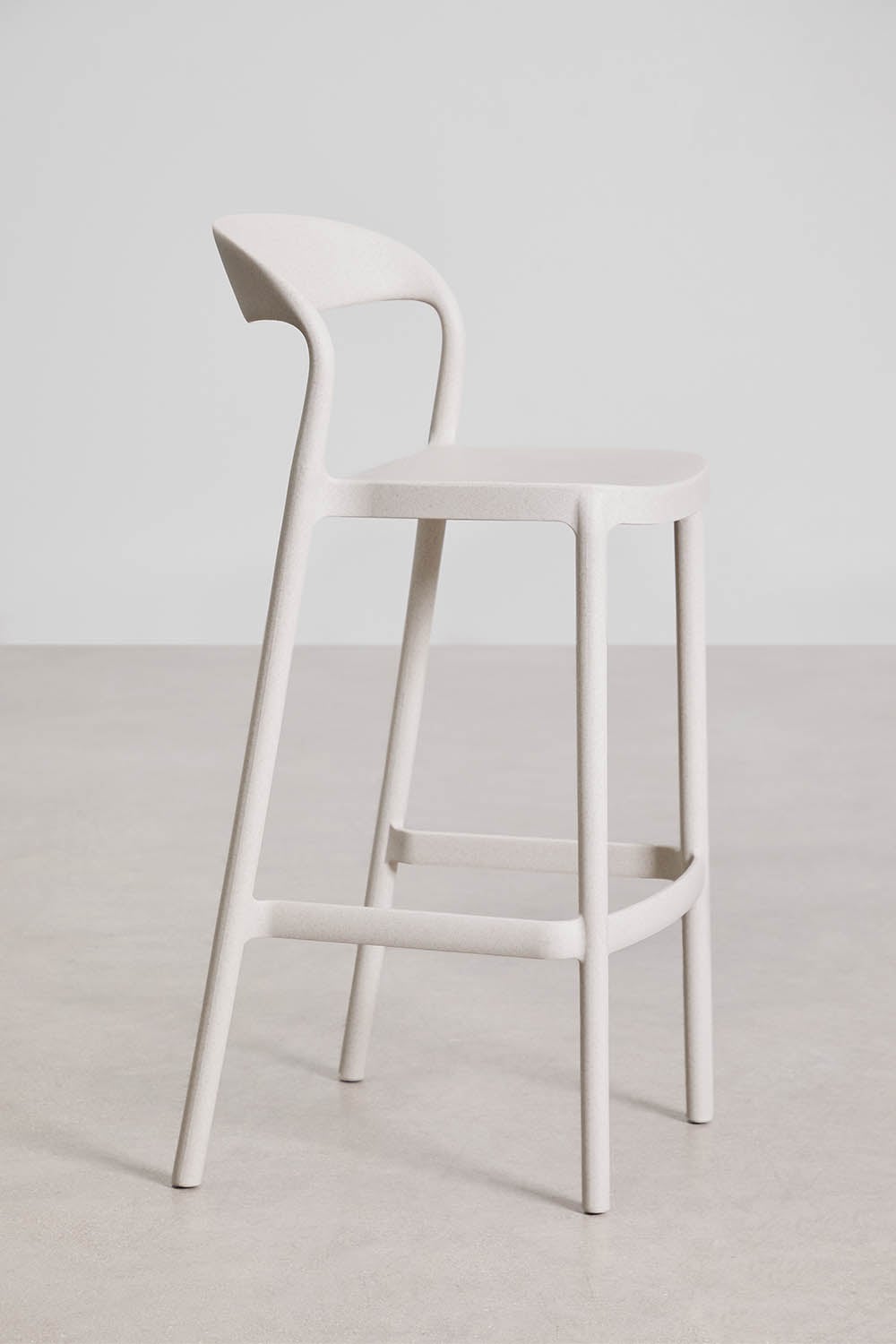 Pack of 4 stackable high stools in polypropylene Brenza, gallery image 2