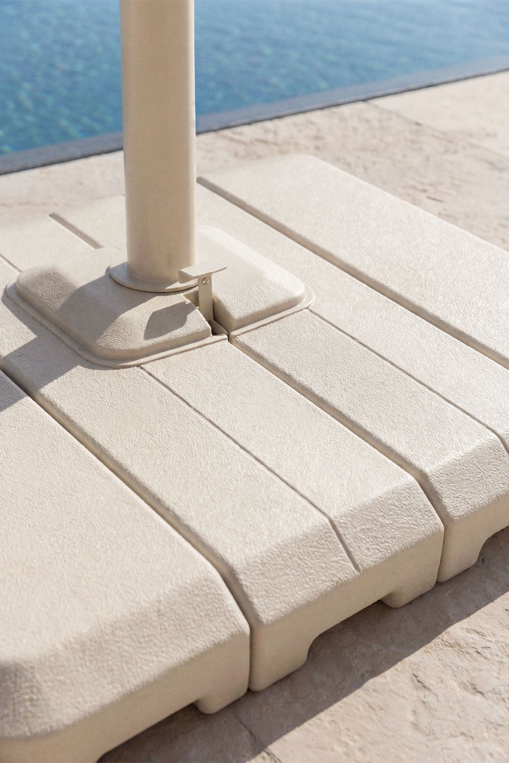 Square 100x100 cm fillable umbrella base Pietra, gallery image 2