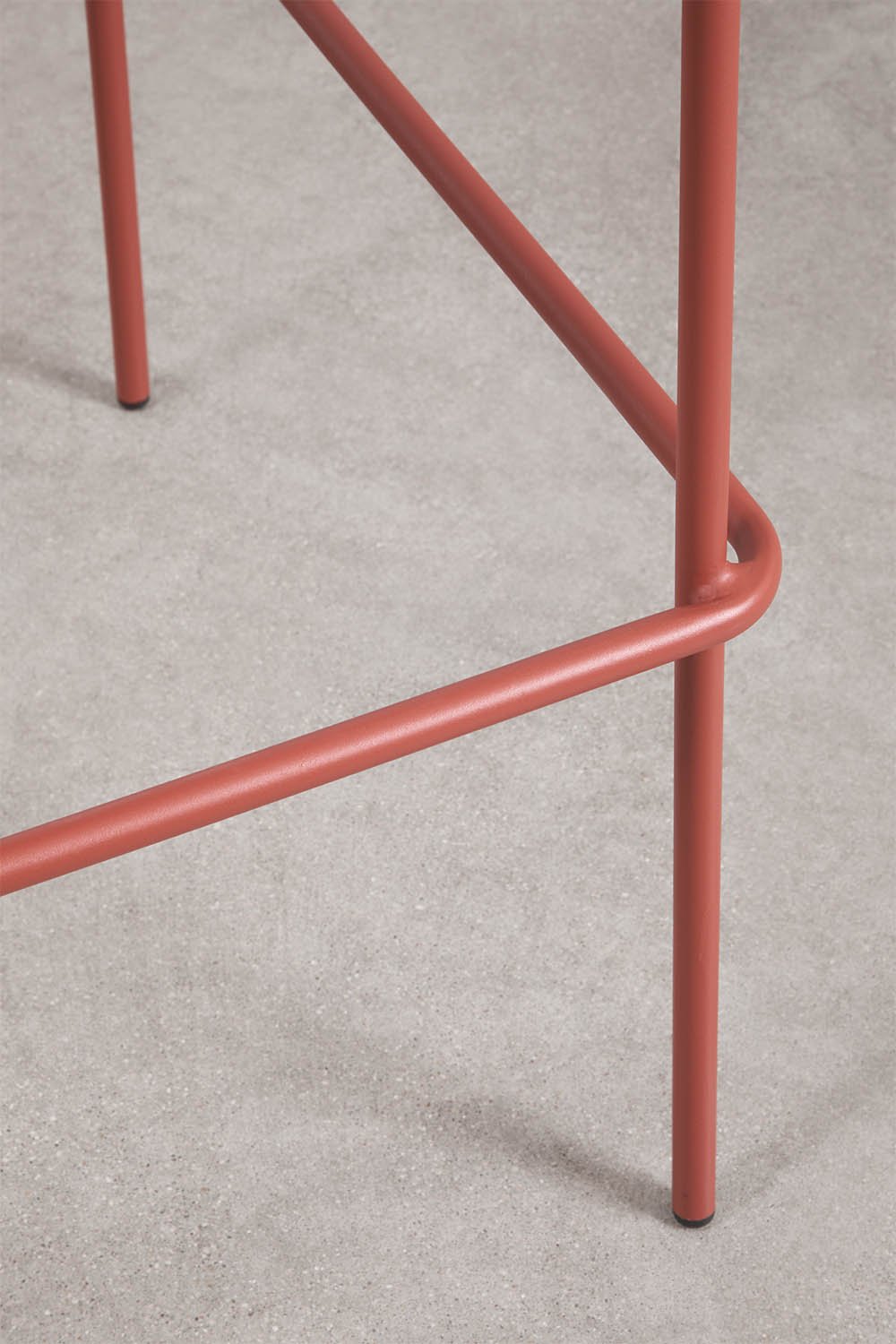 Pack of 2 high garden stools in synthetic rattan and steel Revia, gallery image 5