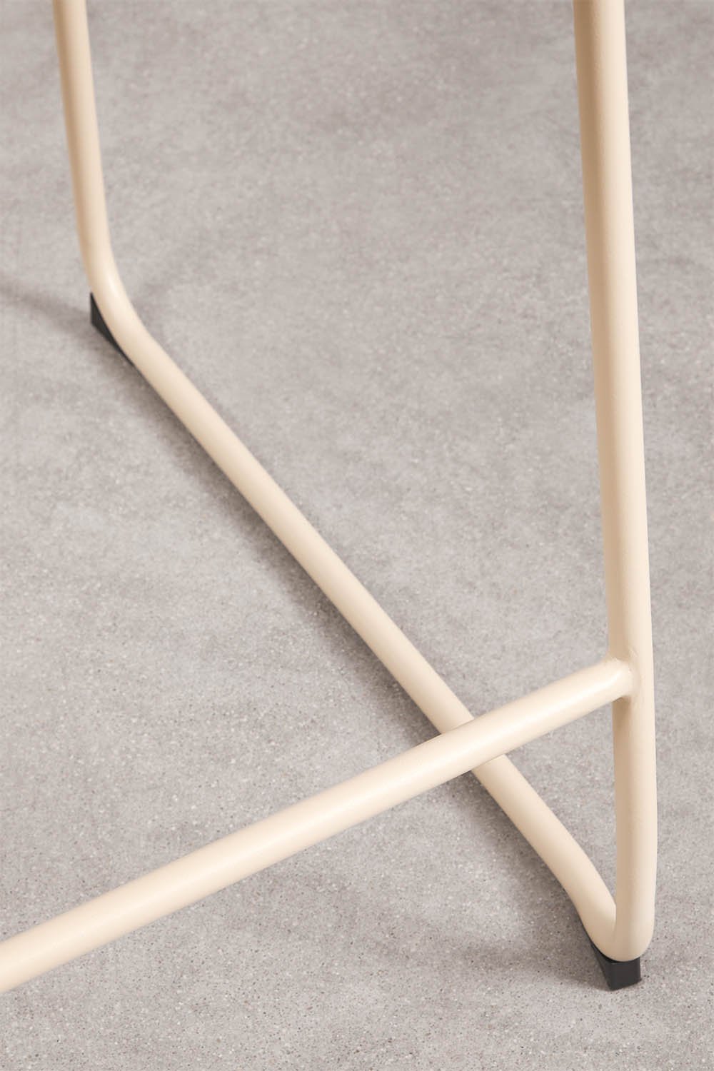 Set of 4 stackable high garden stools with armrests in synthetic rattan and steel Revia, gallery image 5