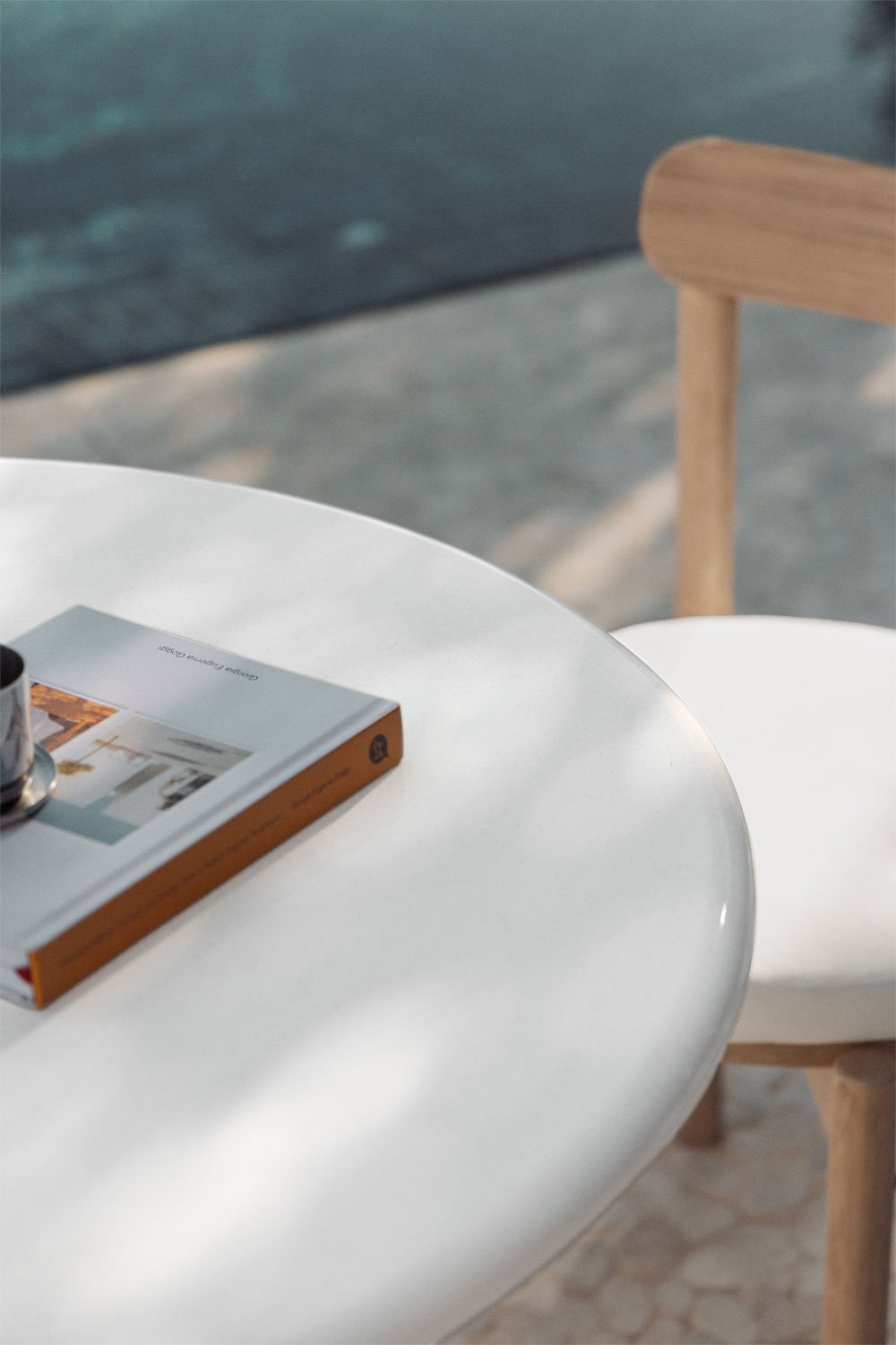 Melody round garden table, Ø90 cm, made of cement and fiberglass, gallery image 2