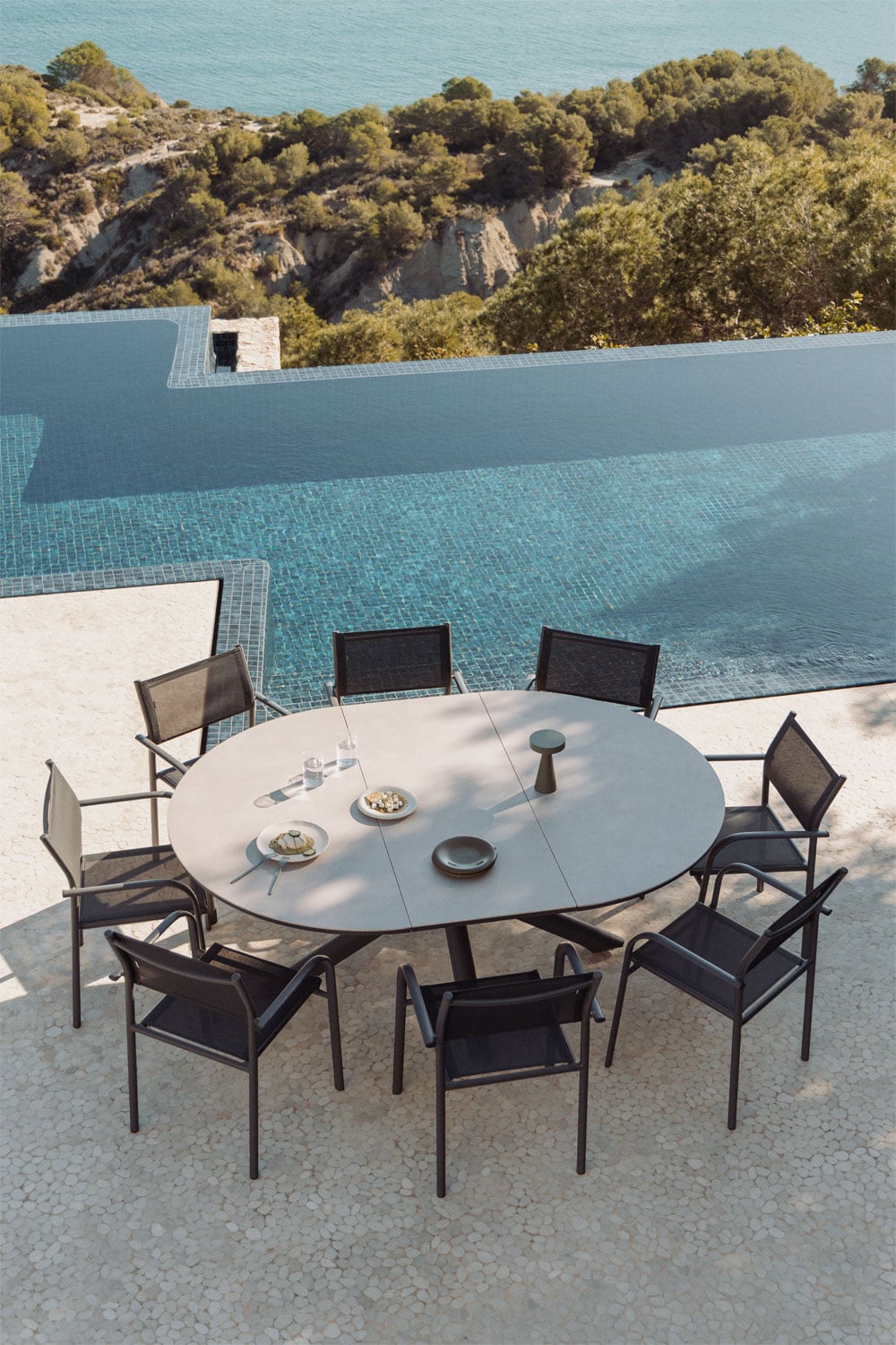 Begur extendable aluminum garden table 145-200x145 cm, gallery image 2