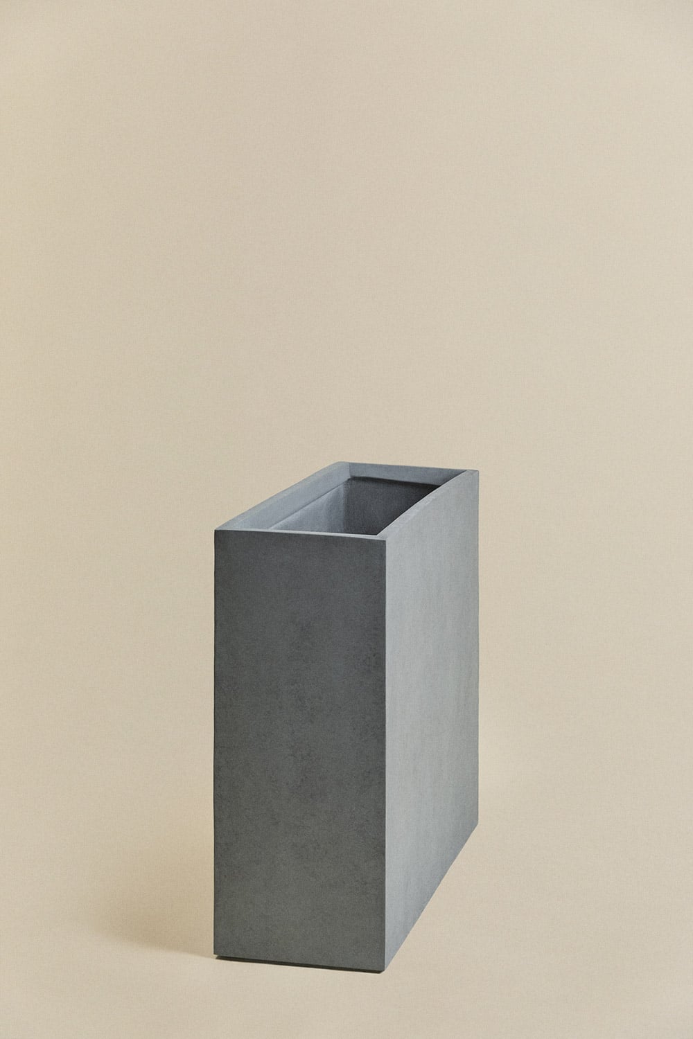 Rectangular outdoor cement planter Neyrua, gallery image 2