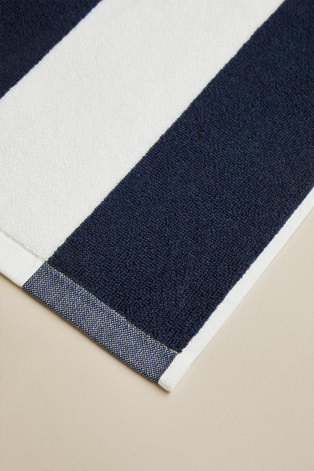 Gampola cotton beach towel, gallery image 3