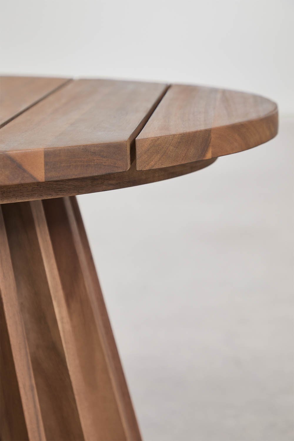 Round Ø80 cm garden coffee table in acacia wood Mura, gallery image 2