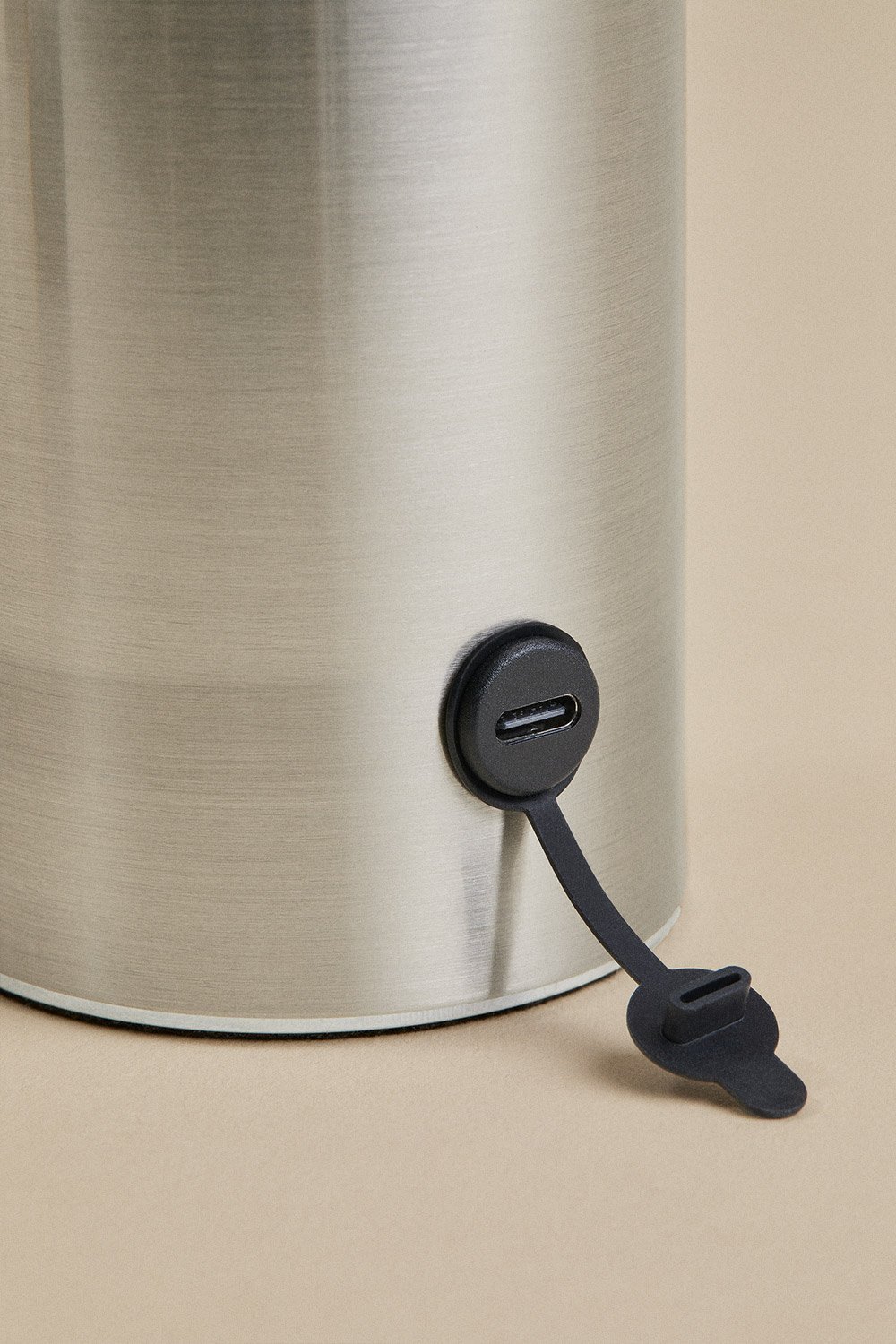 Wireless LED table lamp in iron Akita, gallery image 6