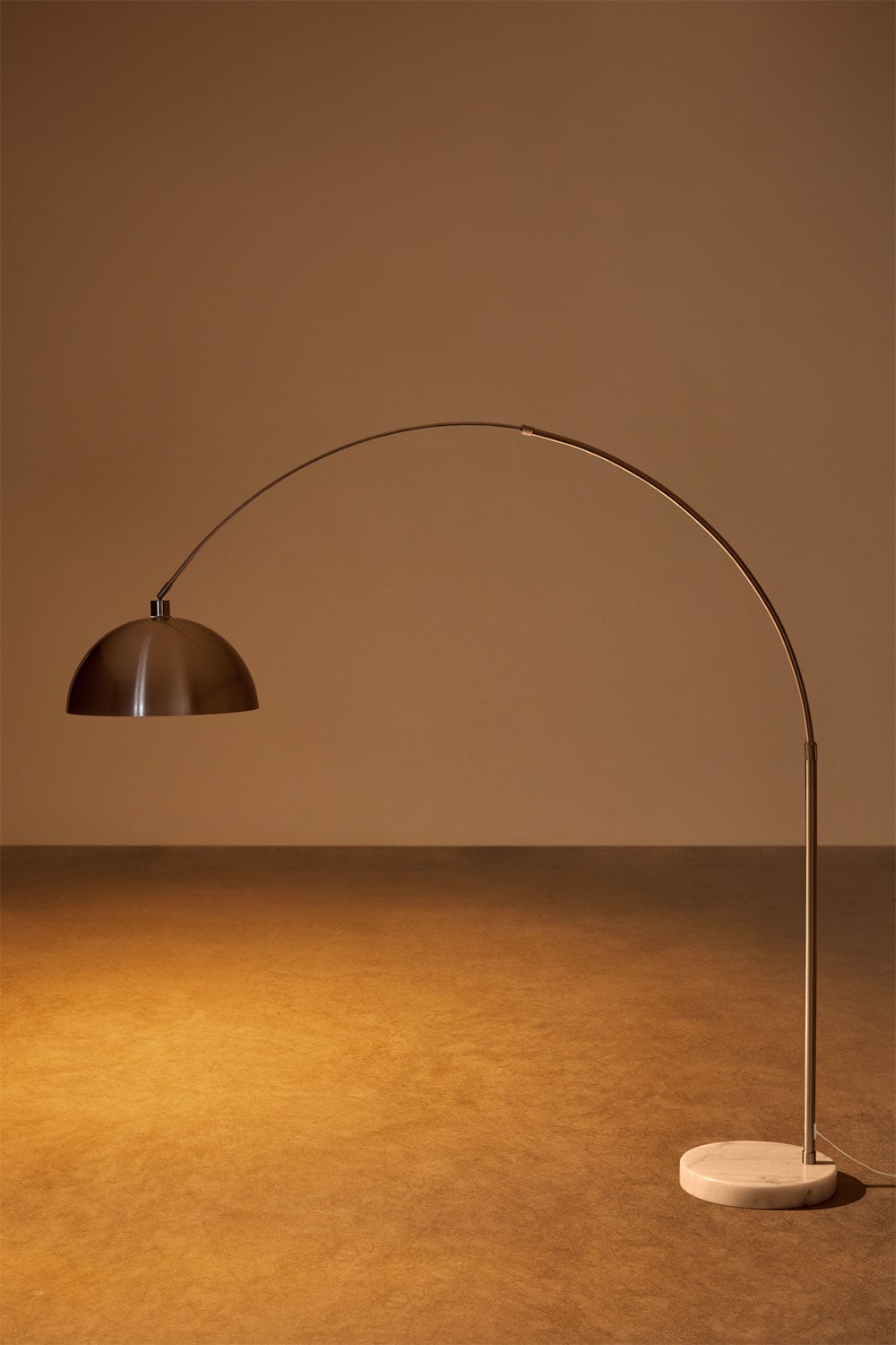 Diala iron outdoor floor lamp, gallery image 3