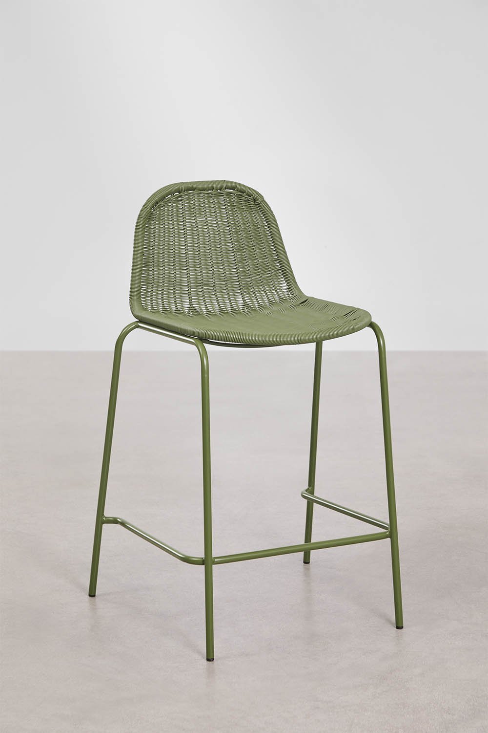 Pack of 2 stackable high stools in synthetic rattan Reiven, gallery image 1