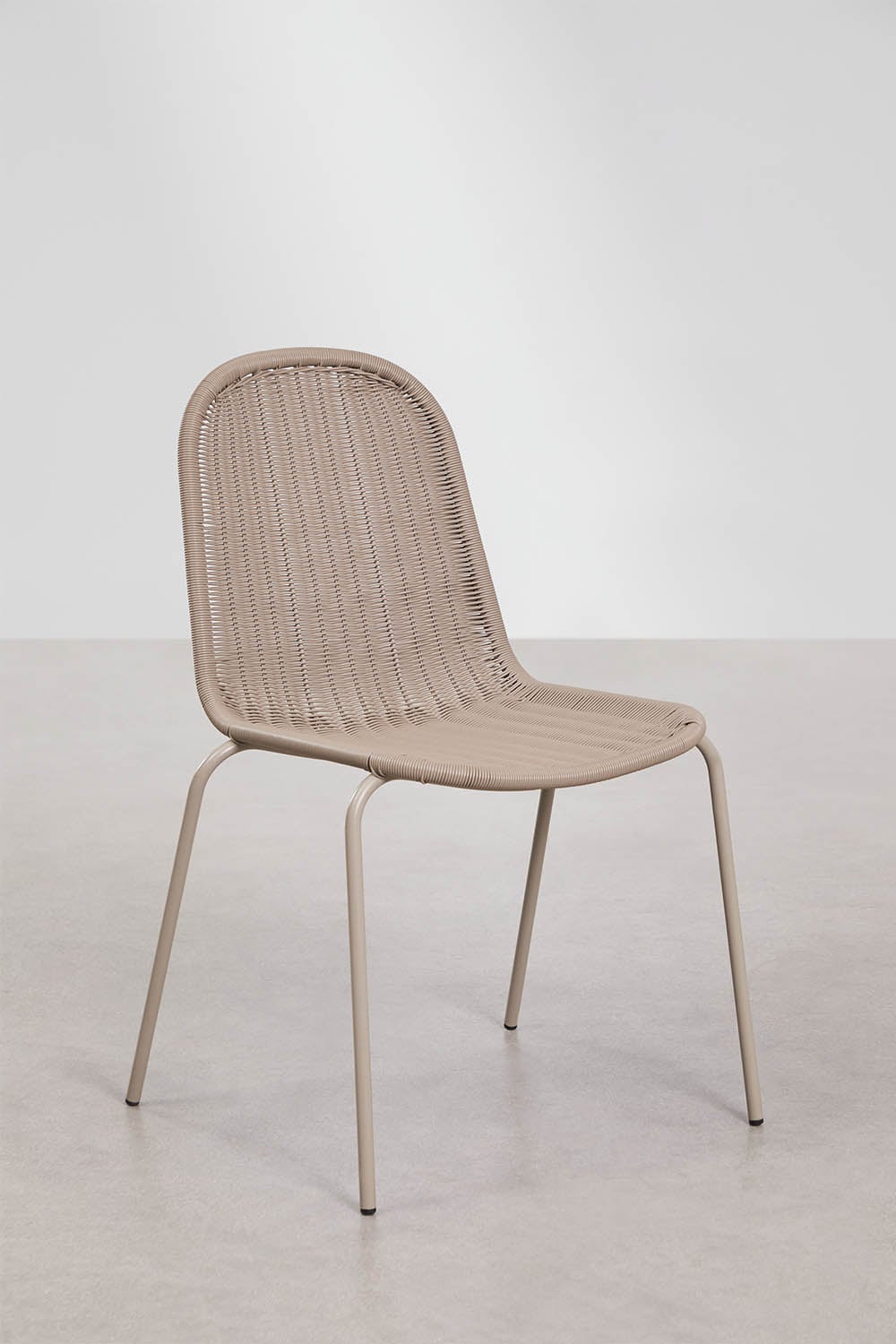Pack of 4 stackable garden chairs in synthetic rattan Reiven, gallery image 3