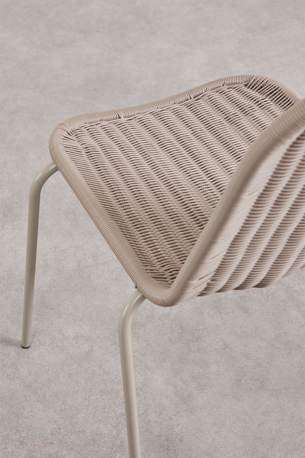 Pack of 4 stackable garden chairs in synthetic rattan Reiven, gallery image 6
