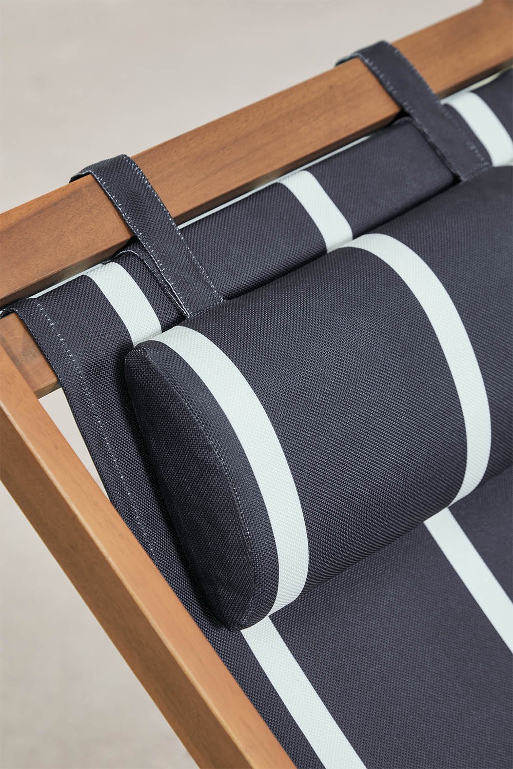 Pack of 2 folding wooden Kardis hammocks with cushion, gallery image 4