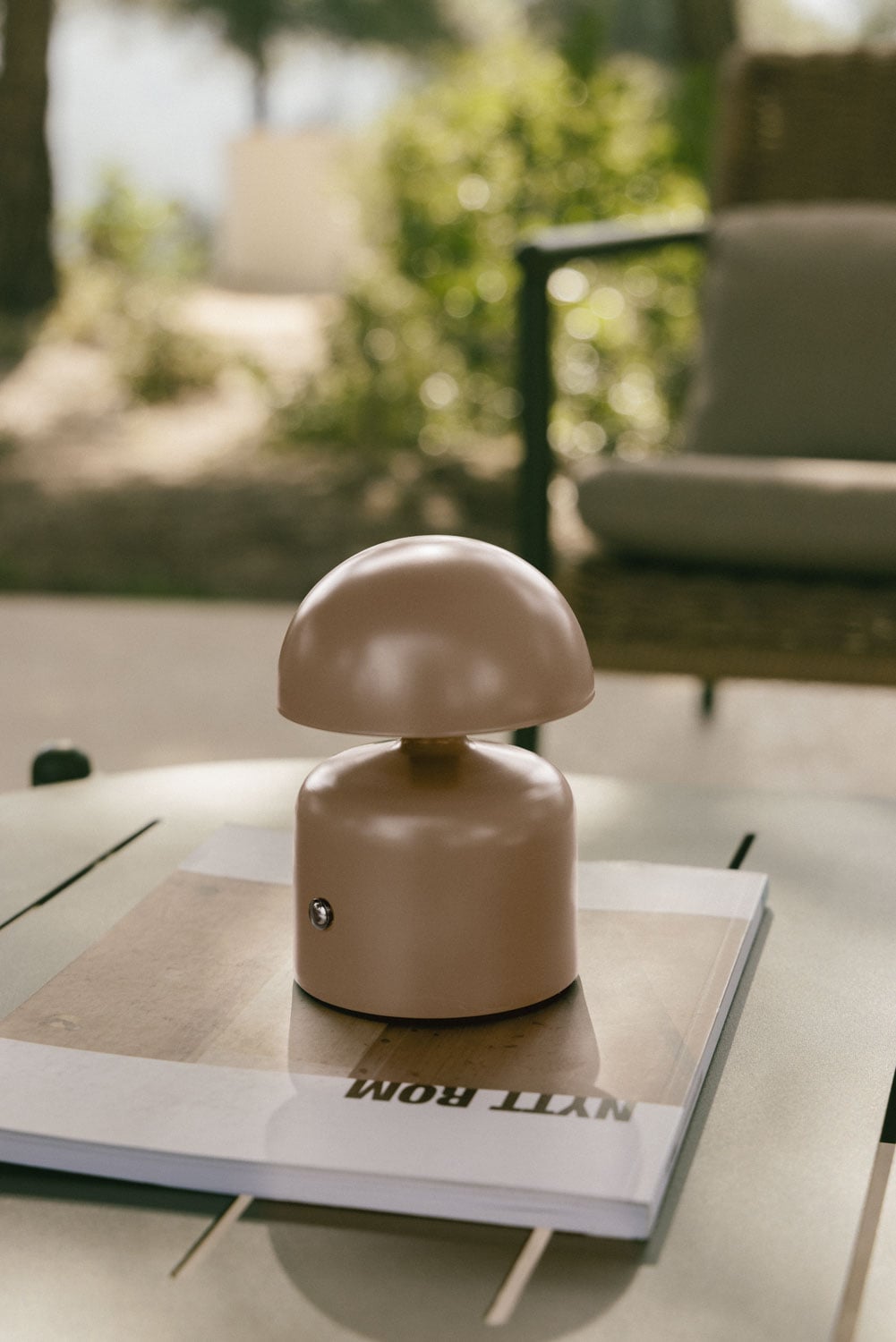 Nantali wireless LED outdoor table lamp in iron, gallery image 1