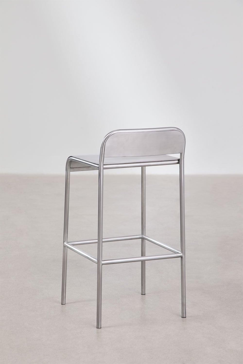 Pack of 4 high stools in stainless steel Narnial, gallery image 5