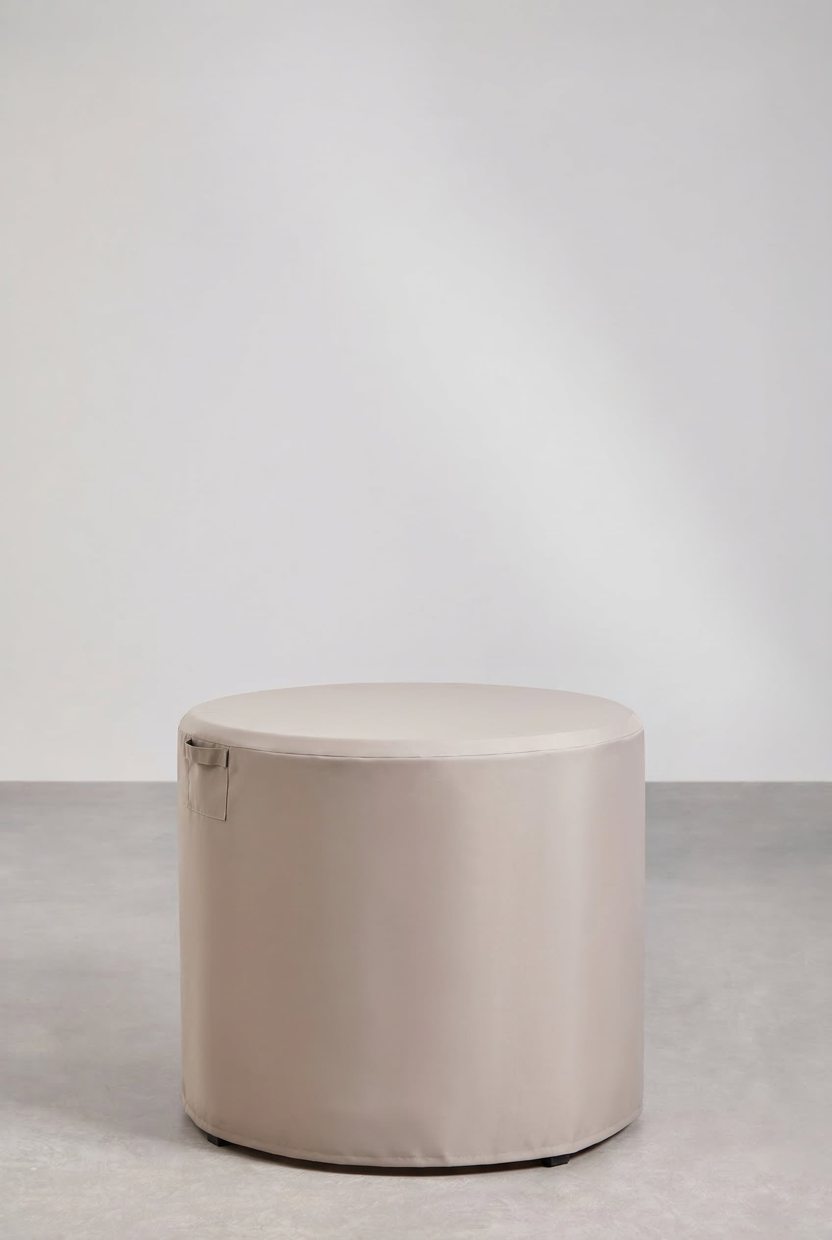 Round Otley garden table protective cover, gallery image 1