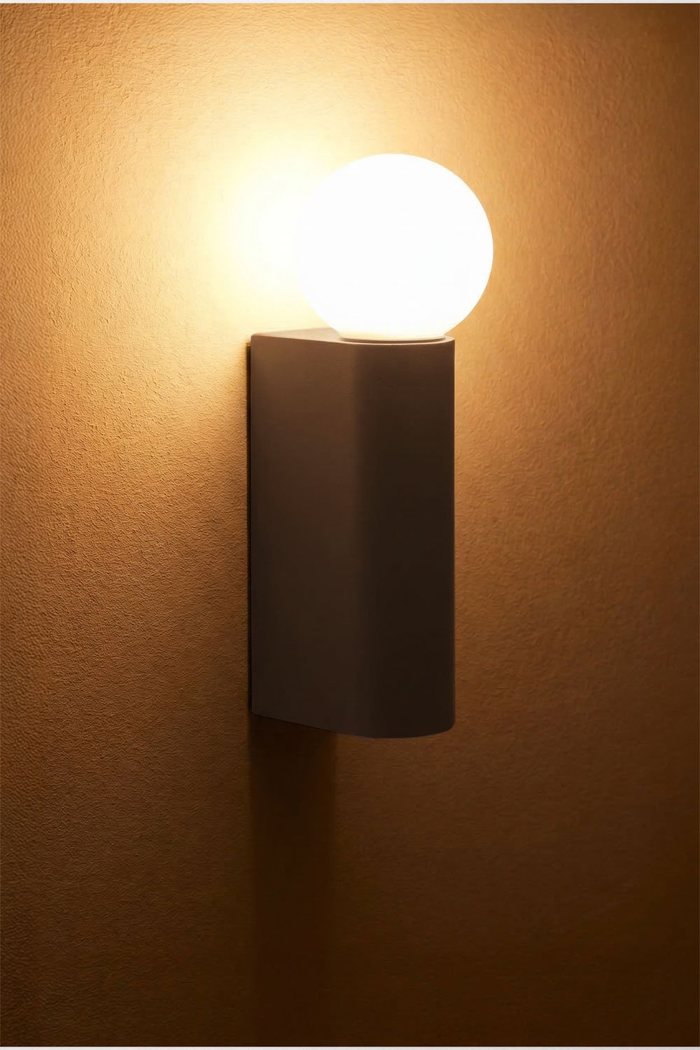 Outdoor wall sconce with crystal ball in aluminum Irvine, gallery image 4