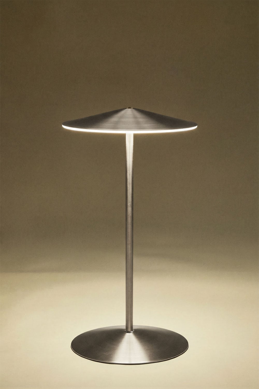 Emilein wireless LED outdoor table lamp in iron, gallery image 2