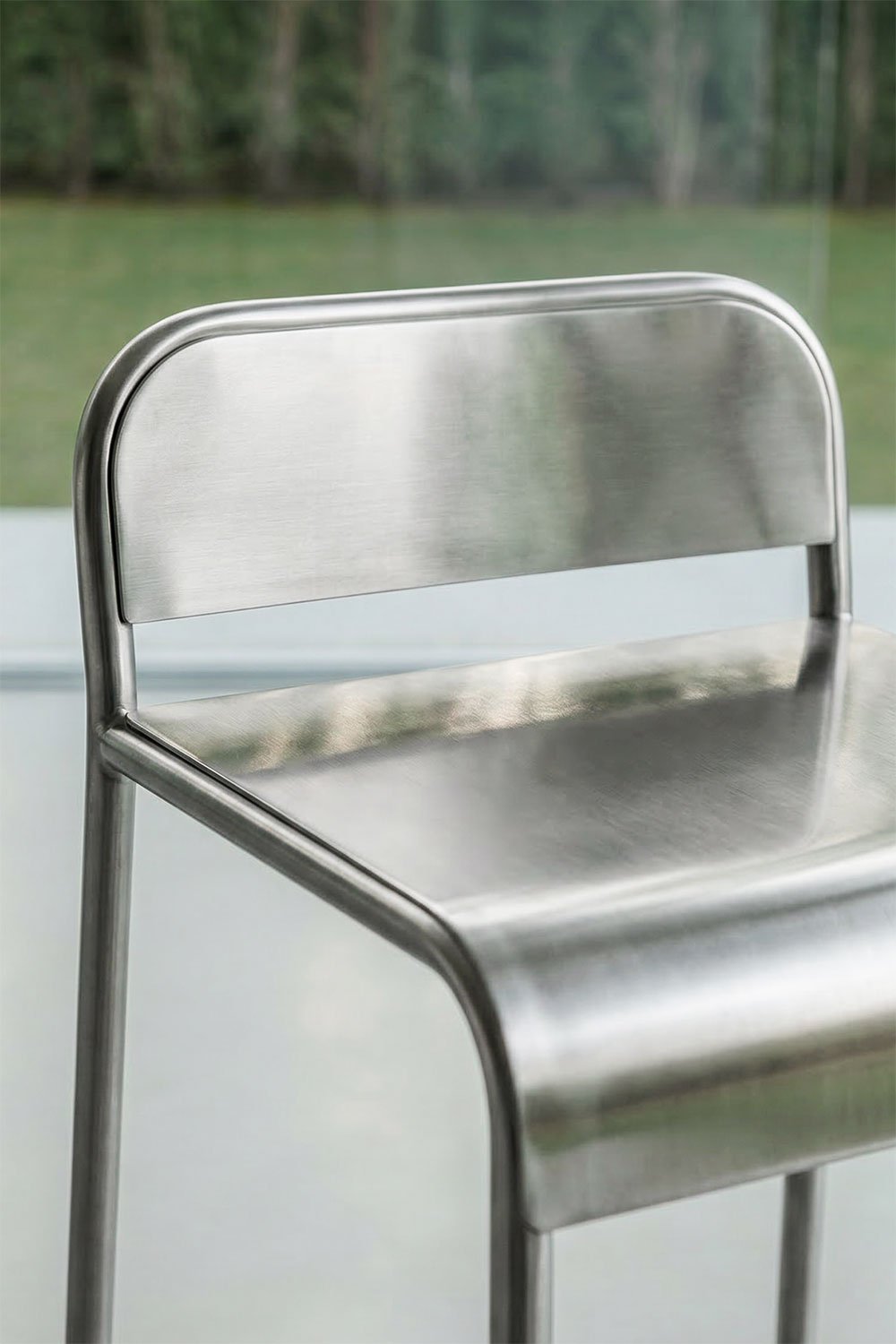 Pack of 4 high stools in stainless steel Narnial, gallery image 2