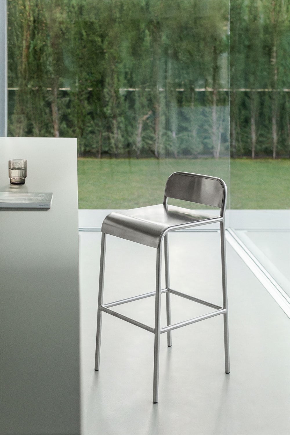 Pack of 4 high stools in stainless steel Narnial, gallery image 1