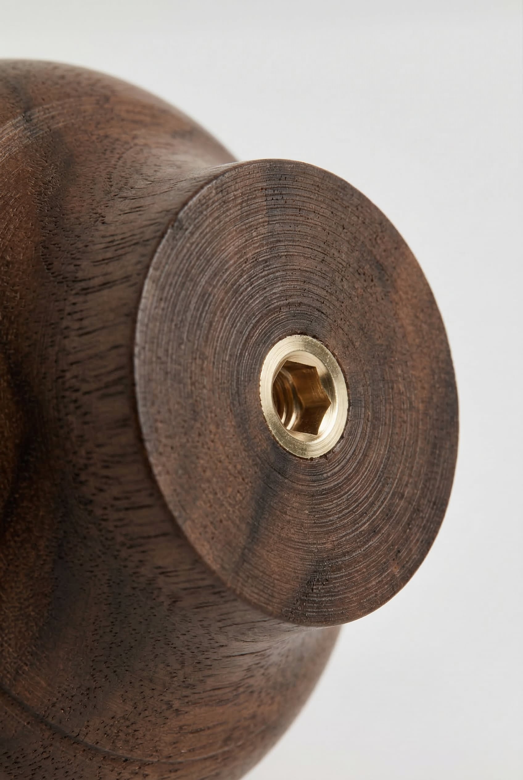 Set of 4 wooden wall hooks Crel, gallery image 3