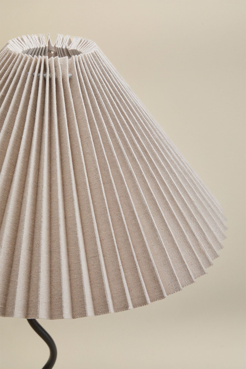 Siliema table lamp in iron and linen, gallery image 5