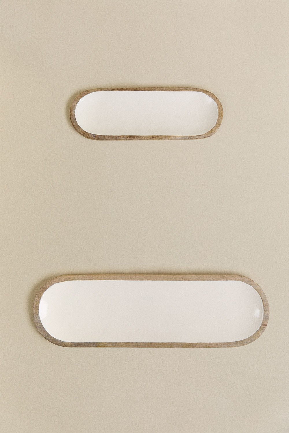 Set of 2 decorative trays in mango wood Fruela, gallery image 1