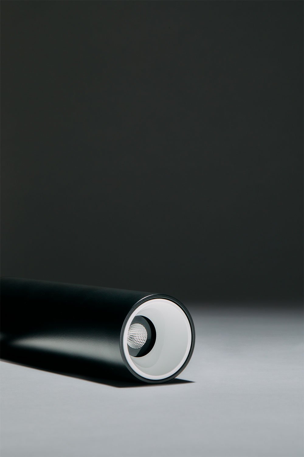 Round surface-mounted LED ceiling light in aluminum Luisiana, imagen de galeria 3