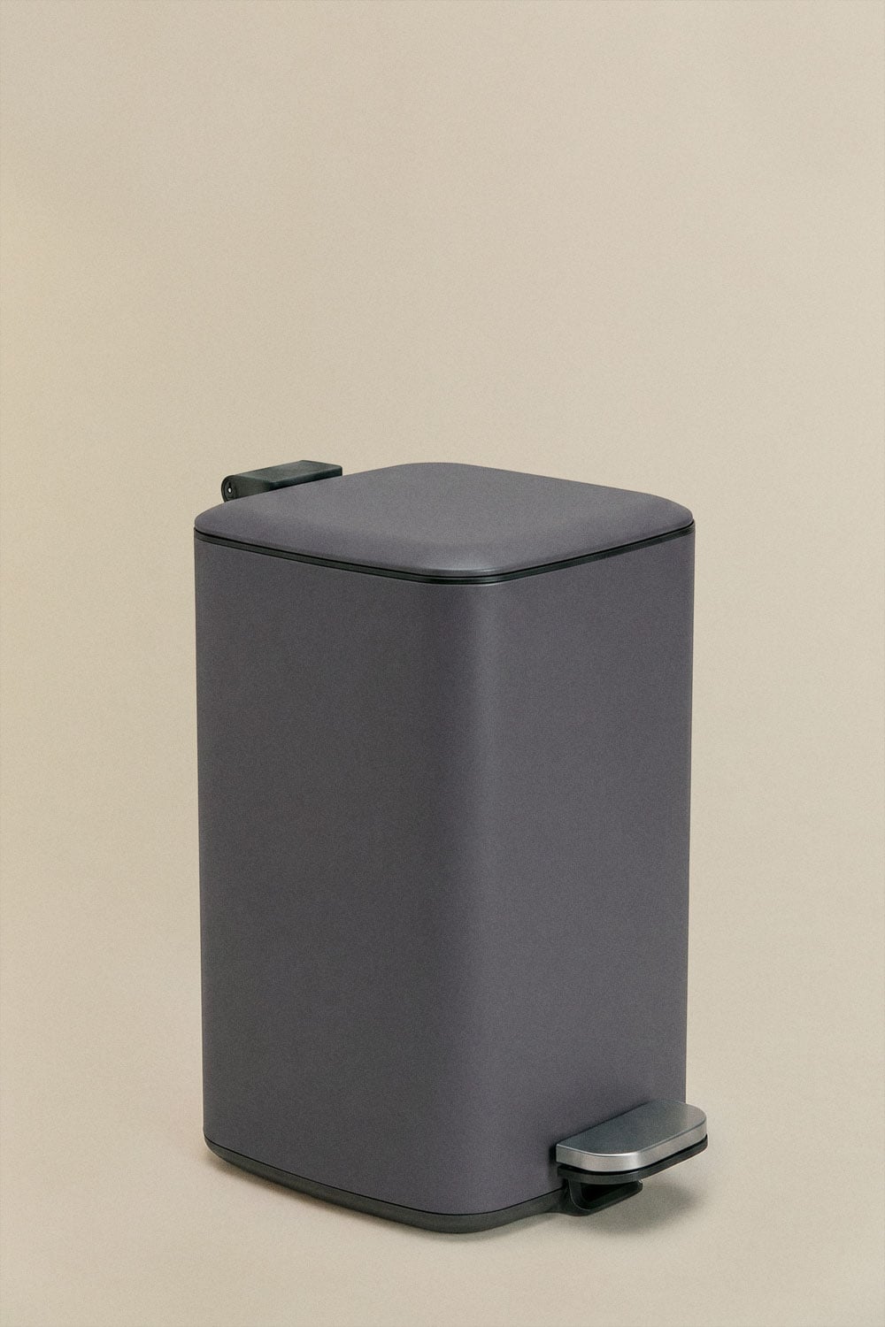 Outdoor pedal bin in Sosuina steel, gallery image 1