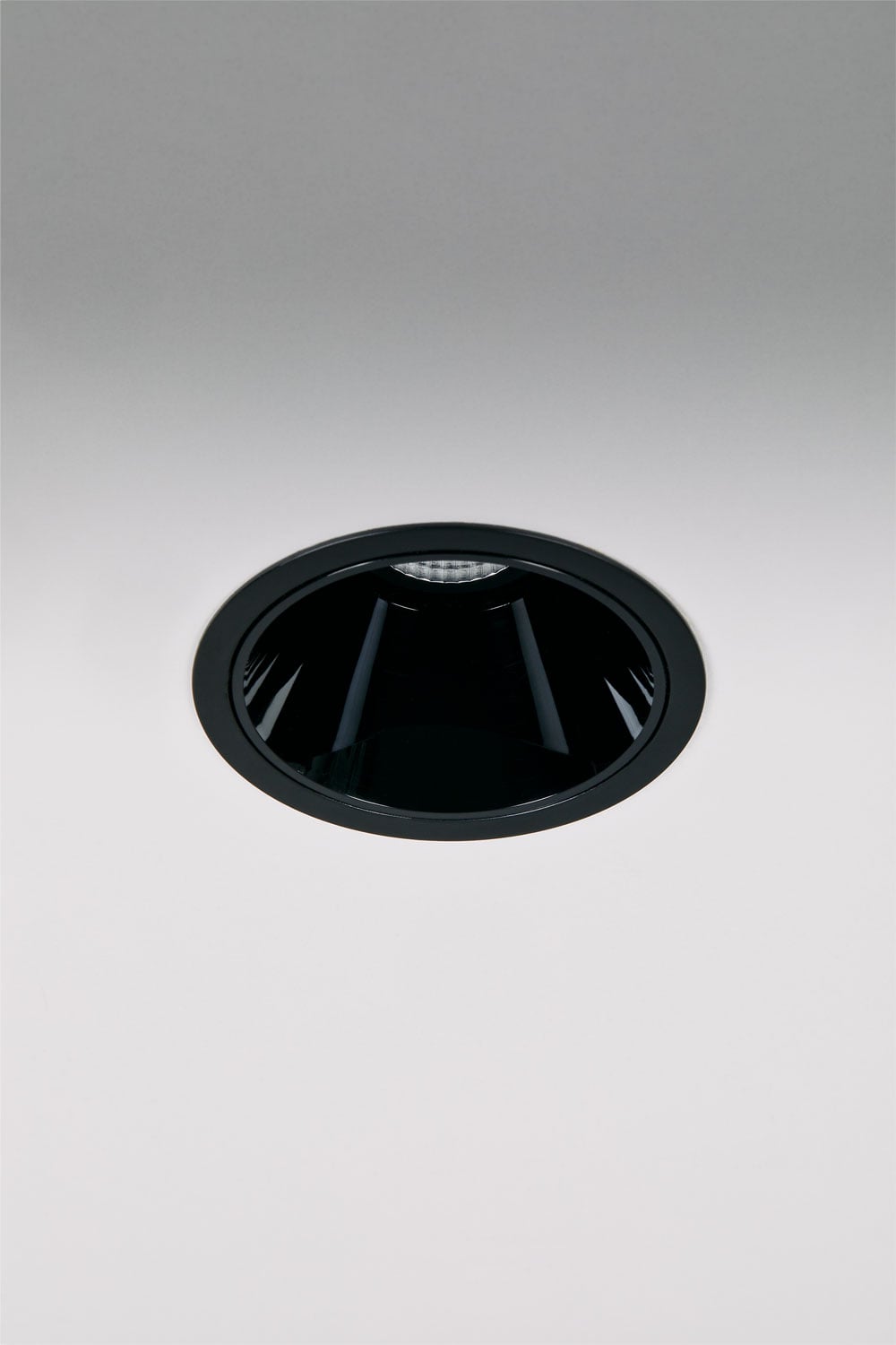 Recessed LED downlight with round frame Ø8 cm in aluminum Luisiana, imagen de galeria 2