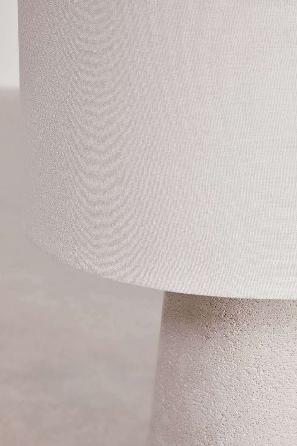 Loana floor lamp in linen and fiberglass, gallery image 6